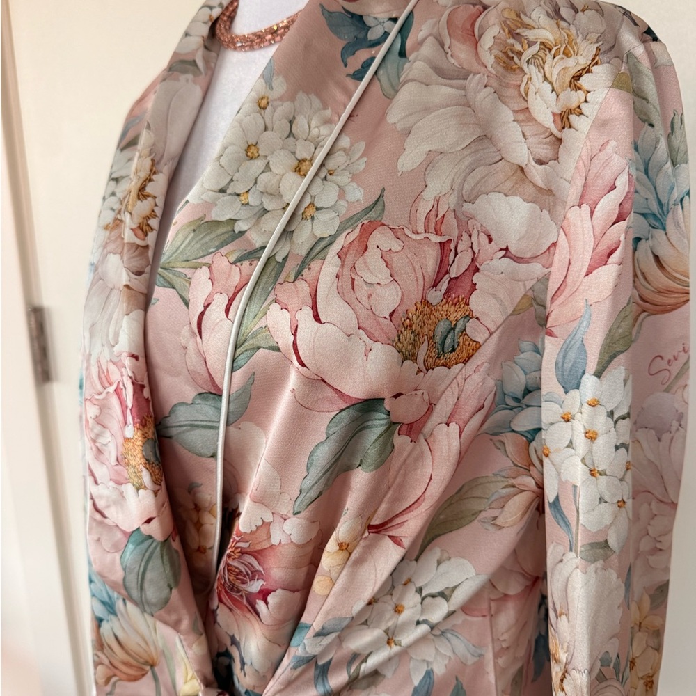 Floral Satin Kimono Robe and pants - Picture 2 of 8